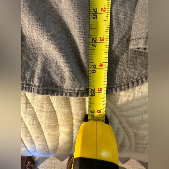 American Eagle Outfitters Vintage Fit long sleeve button down shirt - Picture 8 of 8